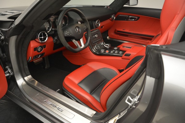 Used 2012 Mercedes-Benz SLS AMG Roadster for sale Sold at Alfa Romeo of Greenwich in Greenwich CT 06830 20