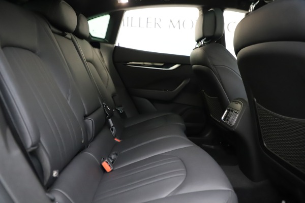 New 2019 Maserati Levante Q4 for sale Sold at Alfa Romeo of Greenwich in Greenwich CT 06830 27