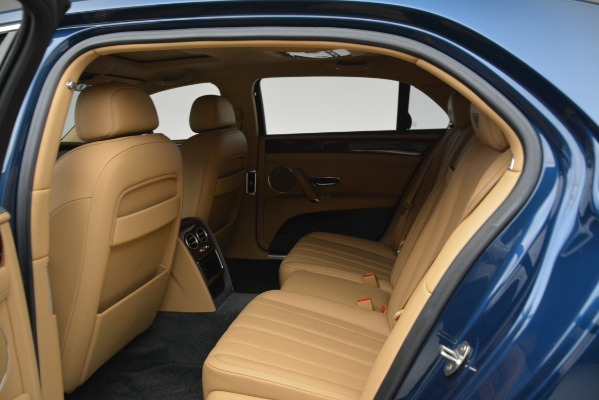 Used 2016 Bentley Flying Spur V8 for sale $93,900 at Alfa Romeo of Greenwich in Greenwich CT 06830 21
