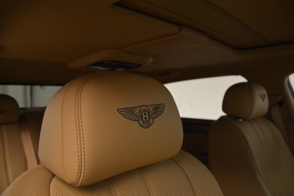 Used 2016 Bentley Flying Spur V8 for sale $93,900 at Alfa Romeo of Greenwich in Greenwich CT 06830 24