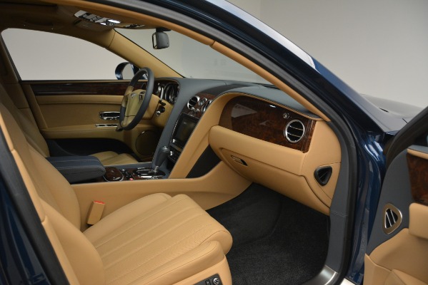 Used 2016 Bentley Flying Spur V8 for sale $93,900 at Alfa Romeo of Greenwich in Greenwich CT 06830 25