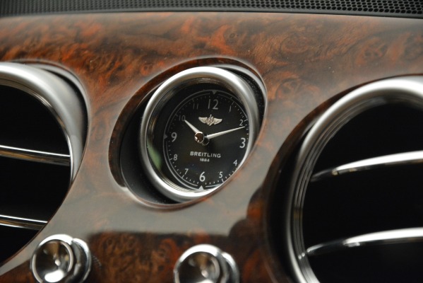 Used 2016 Bentley Flying Spur V8 for sale $93,900 at Alfa Romeo of Greenwich in Greenwich CT 06830 27