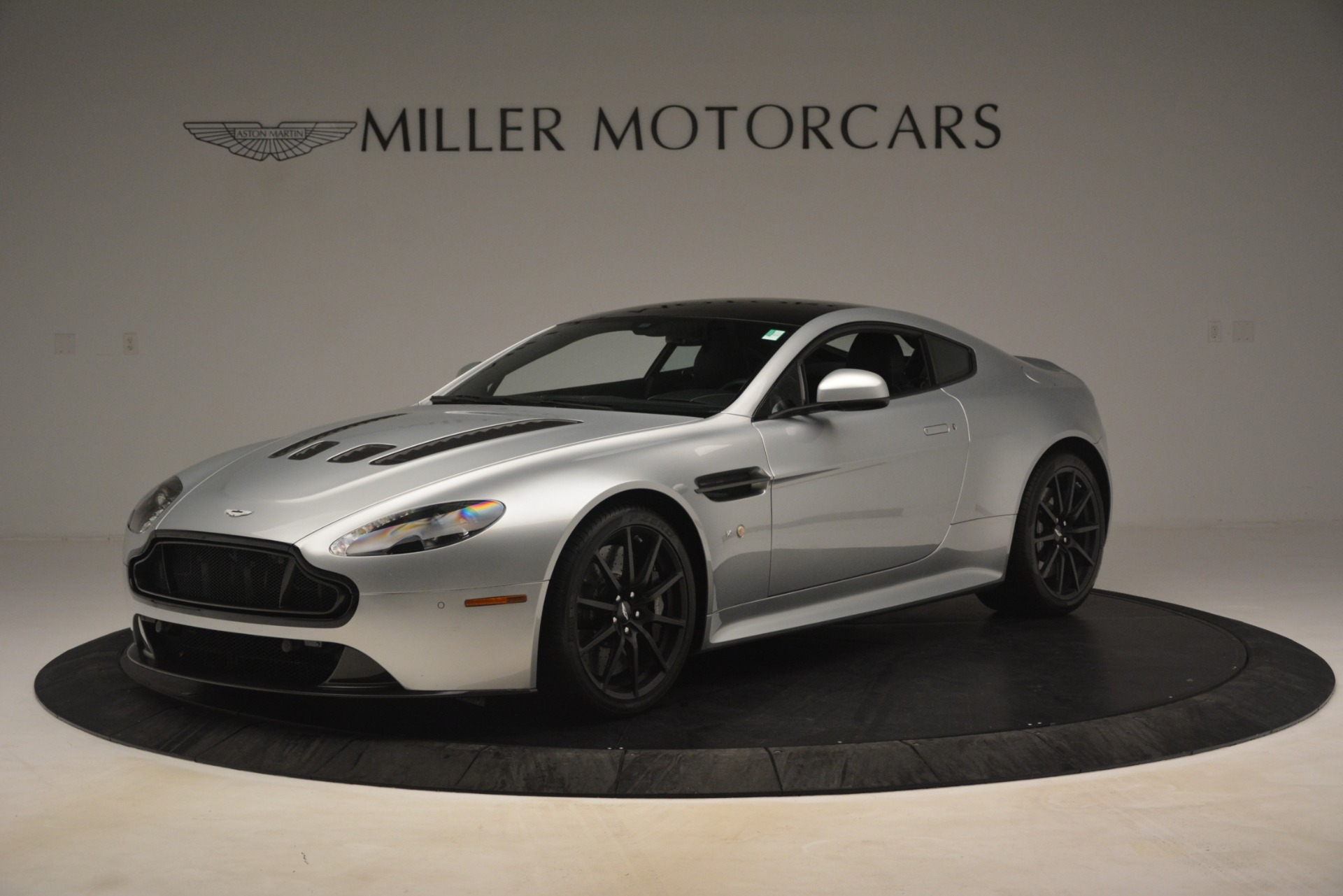 Used 2015 Aston Martin V12 Vantage S Coupe for sale Sold at Alfa Romeo of Greenwich in Greenwich CT 06830 1
