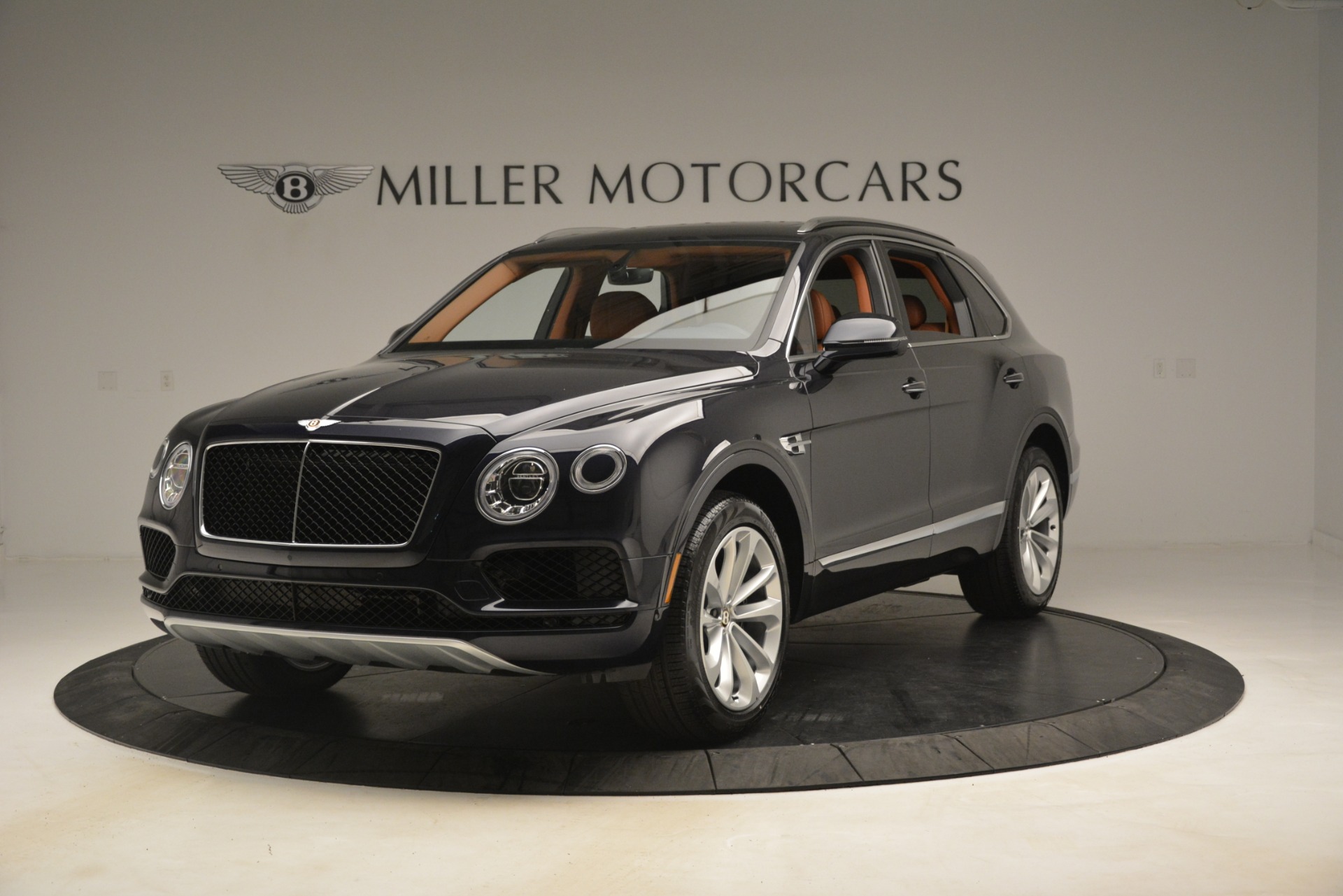 Used 2019 Bentley Bentayga V8 for sale Sold at Alfa Romeo of Greenwich in Greenwich CT 06830 1