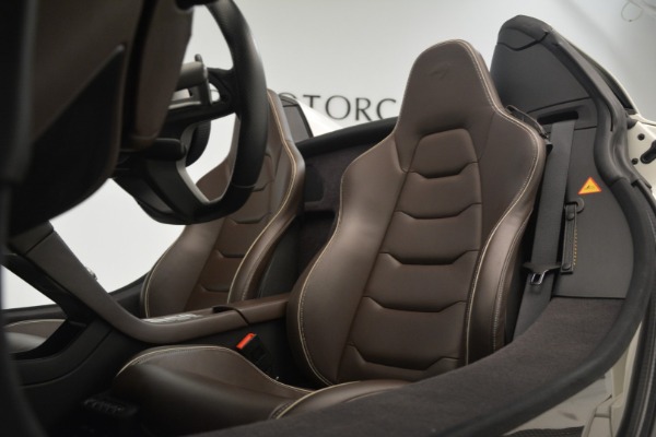 Used 2015 McLaren 650S Spider for sale Sold at Alfa Romeo of Greenwich in Greenwich CT 06830 20