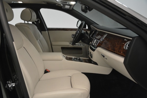 Used 2016 Rolls-Royce Ghost for sale Sold at Alfa Romeo of Greenwich in Greenwich CT 06830 18