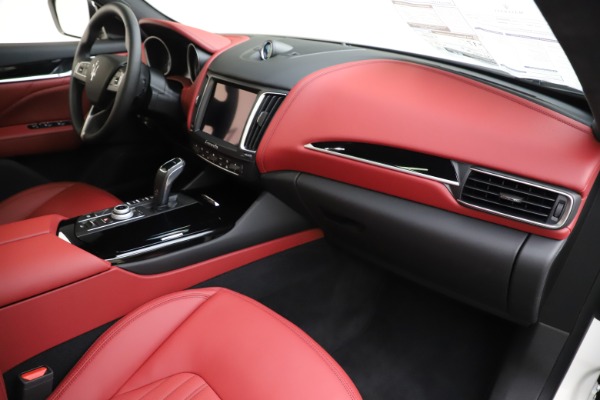 New 2019 Maserati Levante Q4 for sale Sold at Alfa Romeo of Greenwich in Greenwich CT 06830 22