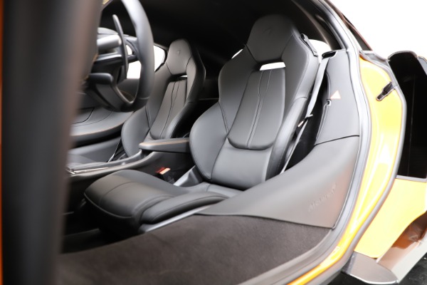 Used 2019 McLaren 600LT for sale $254,900 at Alfa Romeo of Greenwich in Greenwich CT 06830 17