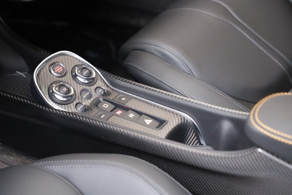 New 2019 McLaren 600LT for sale $279,310 at Alfa Romeo of Greenwich in Greenwich CT 06830 20