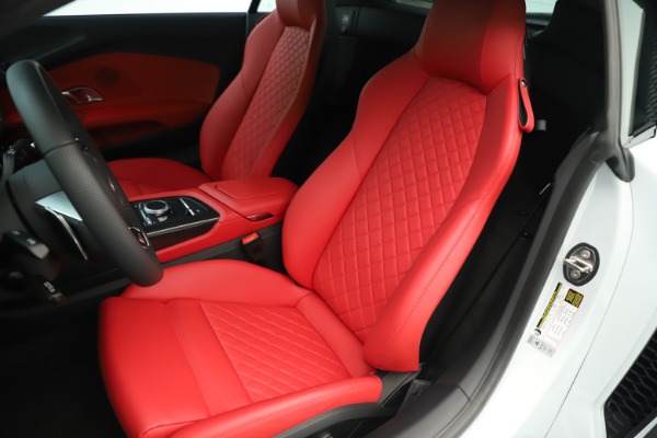 Used 2018 Audi R8 5.2 quattro V10 Plus for sale Sold at Alfa Romeo of Greenwich in Greenwich CT 06830 16
