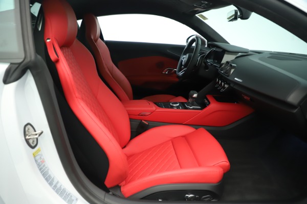 Used 2018 Audi R8 5.2 quattro V10 Plus for sale Sold at Alfa Romeo of Greenwich in Greenwich CT 06830 19