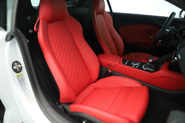 Used 2018 Audi R8 5.2 quattro V10 Plus for sale Sold at Alfa Romeo of Greenwich in Greenwich CT 06830 20