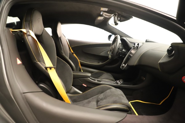 Used 2017 McLaren 570S for sale $156,900 at Alfa Romeo of Greenwich in Greenwich CT 06830 13