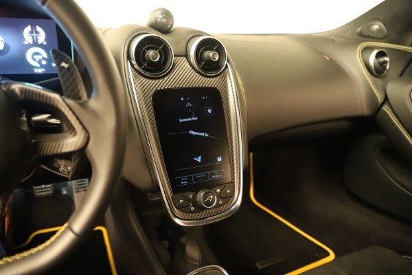 Used 2017 McLaren 570S for sale $156,900 at Alfa Romeo of Greenwich in Greenwich CT 06830 18