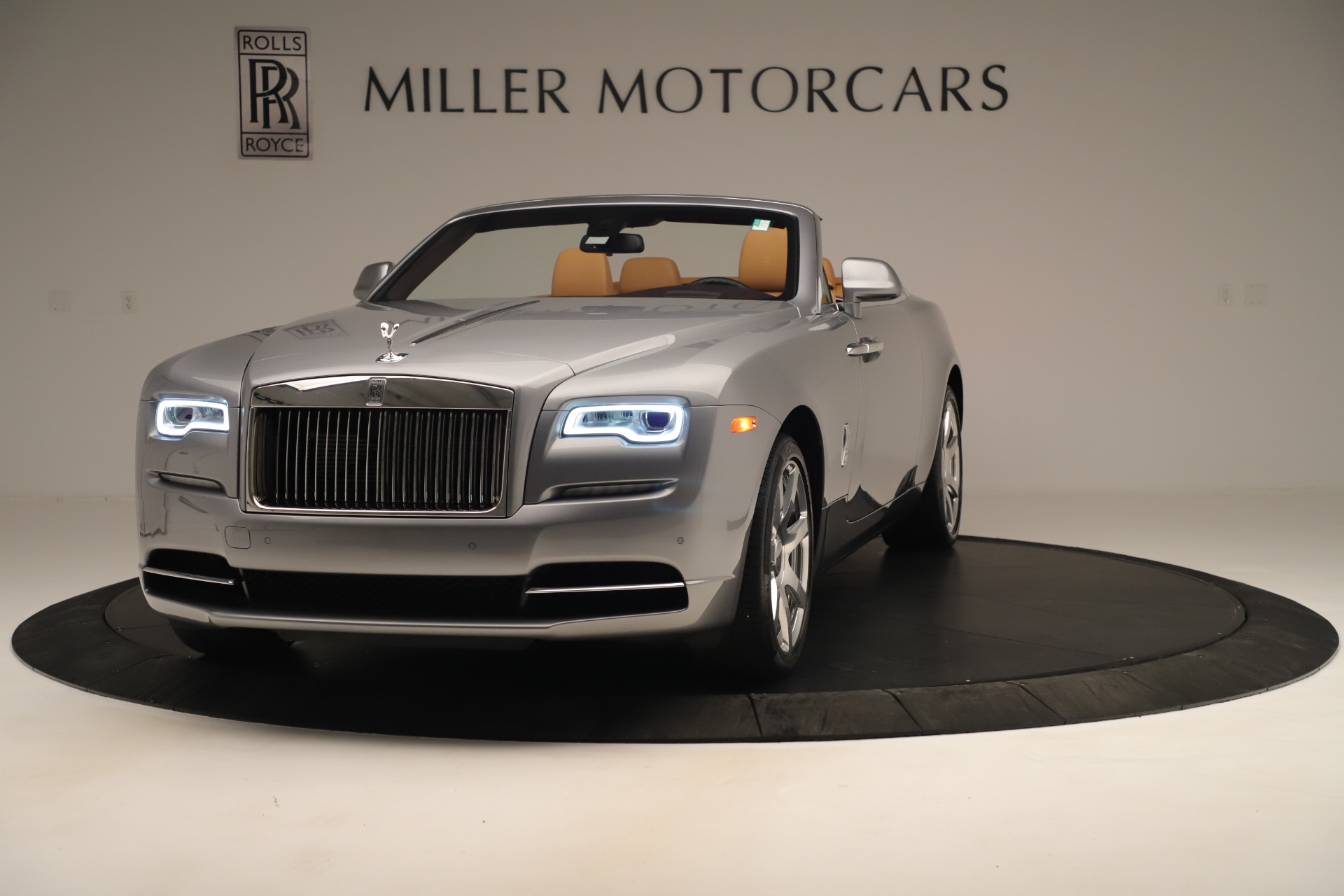 Used 2016 Rolls-Royce Dawn for sale Sold at Alfa Romeo of Greenwich in Greenwich CT 06830 1