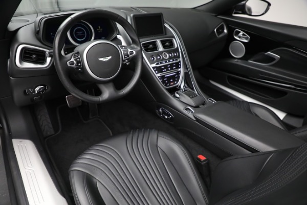 Used 2019 Aston Martin DB11 Volante for sale $165,900 at Alfa Romeo of Greenwich in Greenwich CT 06830 19