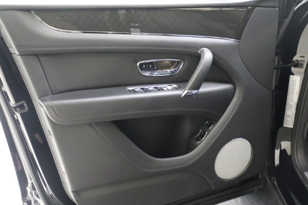 Used 2020 Bentley Bentayga V8 Design Series for sale $145,900 at Alfa Romeo of Greenwich in Greenwich CT 06830 19