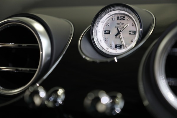Used 2020 Bentley Bentayga V8 Design Series for sale $145,900 at Alfa Romeo of Greenwich in Greenwich CT 06830 26