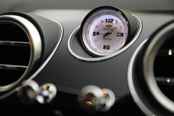 Used 2020 Bentley Bentayga V8 Design Series for sale $145,900 at Alfa Romeo of Greenwich in Greenwich CT 06830 27