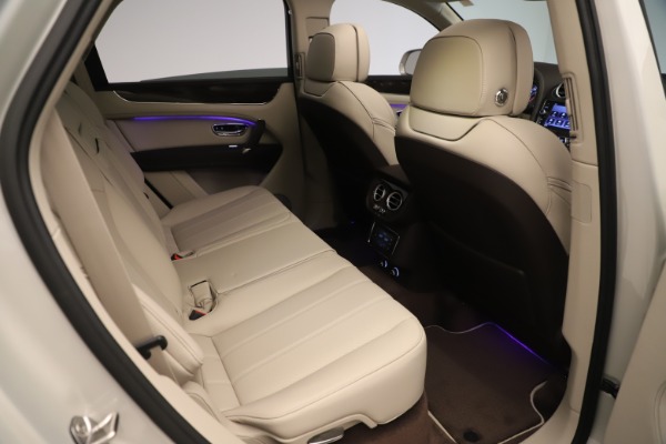 Used 2020 Bentley Bentayga V8 for sale $158,900 at Alfa Romeo of Greenwich in Greenwich CT 06830 24