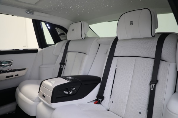 Used 2020 Rolls-Royce Phantom for sale Sold at Alfa Romeo of Greenwich in Greenwich CT 06830 20