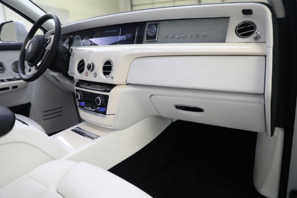 Used 2020 Rolls-Royce Phantom for sale $383,900 at Alfa Romeo of Greenwich in Greenwich CT 06830 22