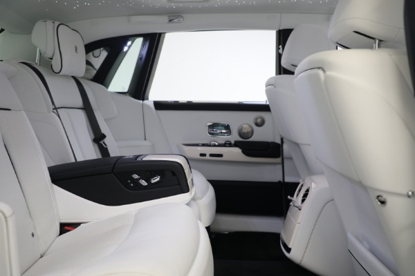 Used 2020 Rolls-Royce Phantom for sale $383,900 at Alfa Romeo of Greenwich in Greenwich CT 06830 26
