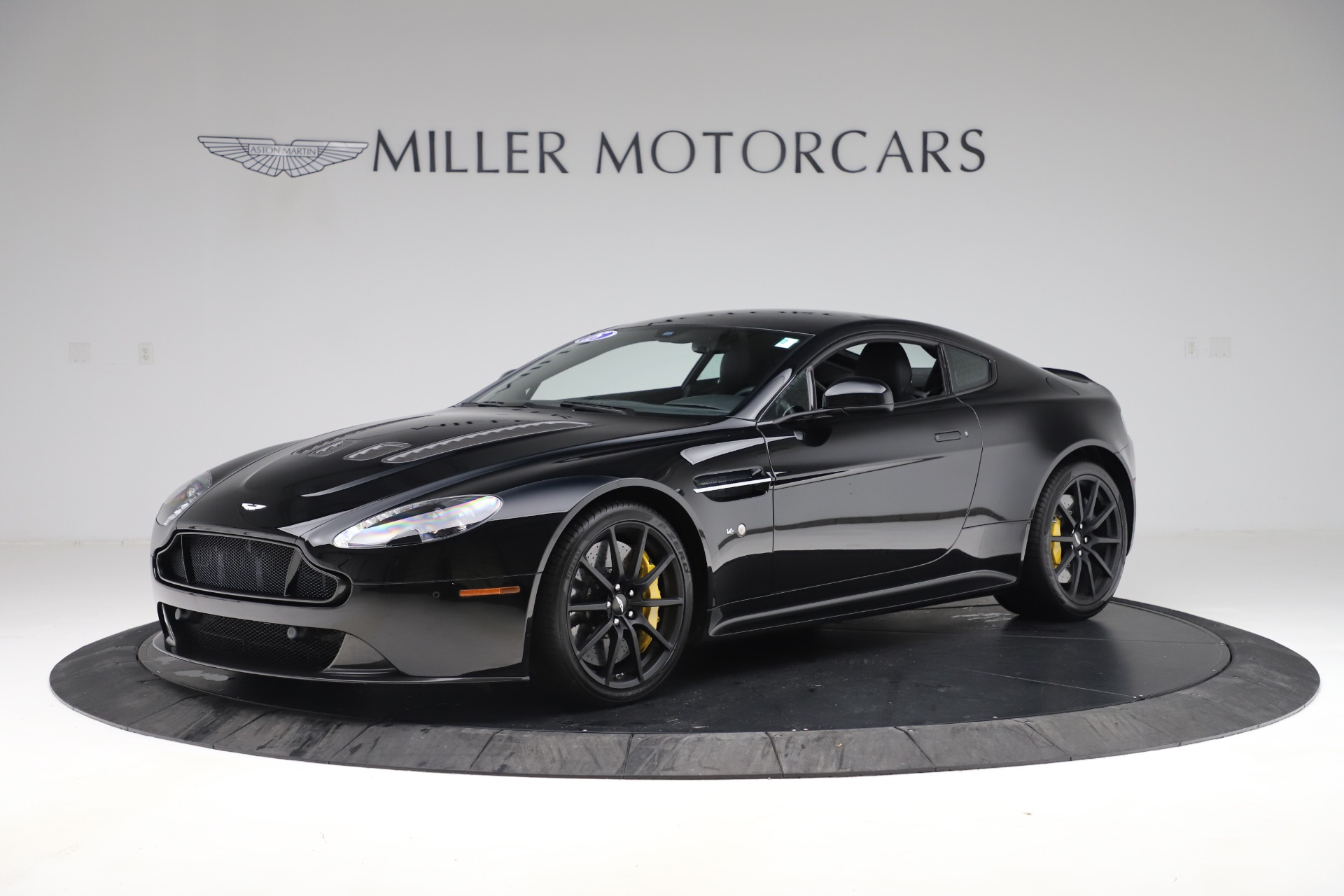 Used 2015 Aston Martin V12 Vantage S Coupe for sale Sold at Alfa Romeo of Greenwich in Greenwich CT 06830 1