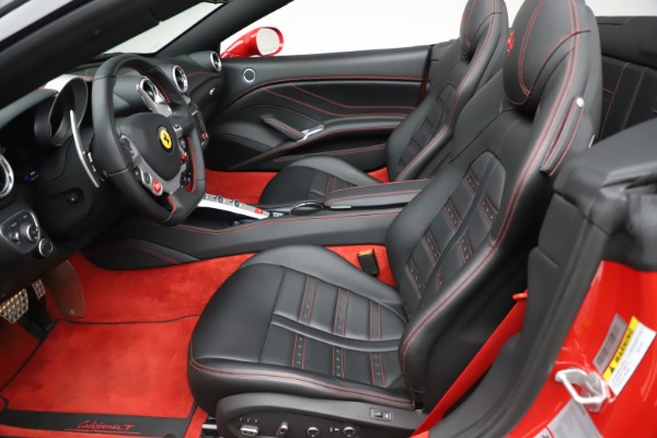 Used 2017 Ferrari California T for sale Sold at Alfa Romeo of Greenwich in Greenwich CT 06830 20
