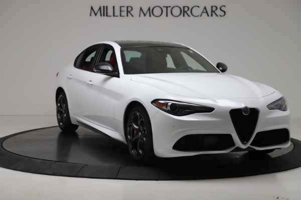 New 2019 Alfa Romeo Giulia Ti Sport Carbon Q4 for sale Sold at Alfa Romeo of Greenwich in Greenwich CT 06830 11