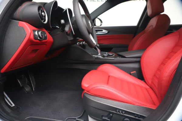New 2019 Alfa Romeo Giulia Ti Sport Carbon Q4 for sale Sold at Alfa Romeo of Greenwich in Greenwich CT 06830 14