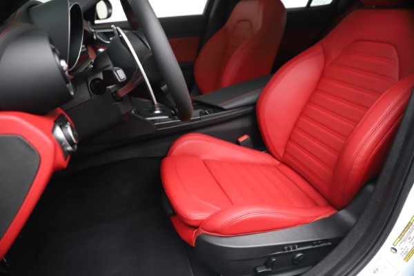 New 2019 Alfa Romeo Giulia Ti Sport Carbon Q4 for sale Sold at Alfa Romeo of Greenwich in Greenwich CT 06830 15
