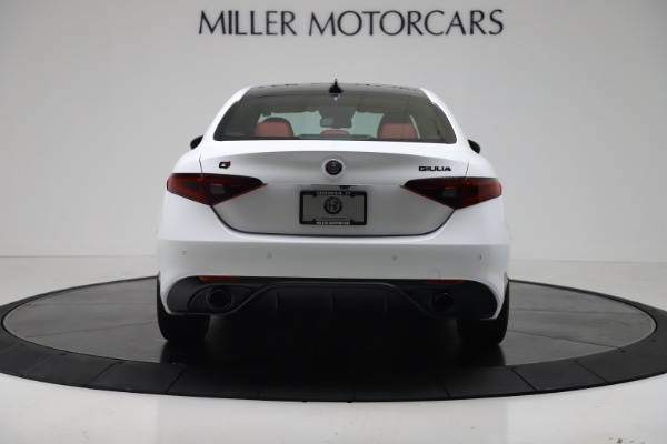 New 2019 Alfa Romeo Giulia Ti Sport Carbon Q4 for sale Sold at Alfa Romeo of Greenwich in Greenwich CT 06830 6