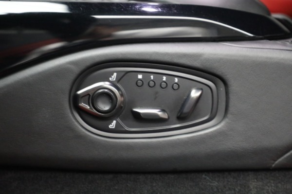 Used 2020 Aston Martin Vantage Coupe for sale $105,900 at Alfa Romeo of Greenwich in Greenwich CT 06830 18