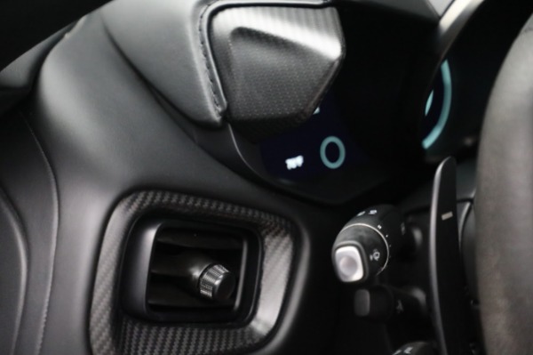 Used 2020 Aston Martin Vantage Coupe for sale $105,900 at Alfa Romeo of Greenwich in Greenwich CT 06830 19