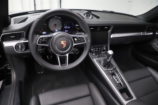 Used 2017 Porsche 911 Carrera 4S for sale Sold at Alfa Romeo of Greenwich in Greenwich CT 06830 18