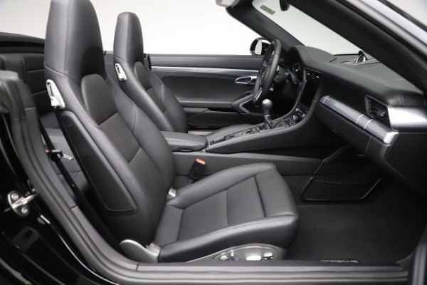Used 2017 Porsche 911 Carrera 4S for sale Sold at Alfa Romeo of Greenwich in Greenwich CT 06830 25