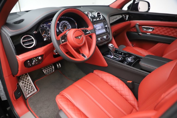 New 2020 Bentley Bentayga V8 for sale Call for price at Alfa Romeo of Greenwich in Greenwich CT 06830 18