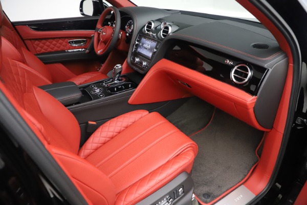Used 2020 Bentley Bentayga V8 for sale $154,900 at Alfa Romeo of Greenwich in Greenwich CT 06830 24