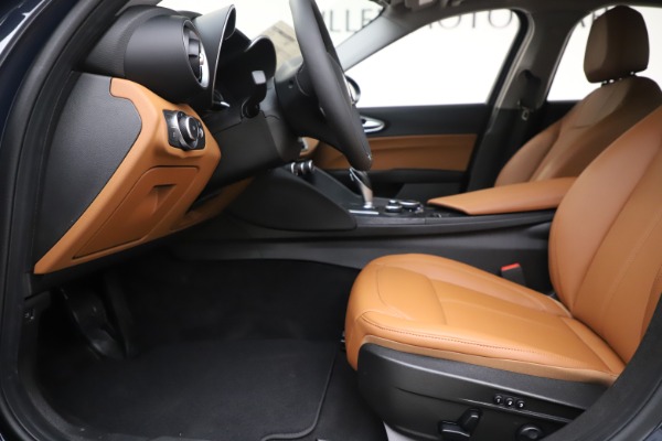 New 2019 Alfa Romeo Giulia Q4 for sale Sold at Alfa Romeo of Greenwich in Greenwich CT 06830 14