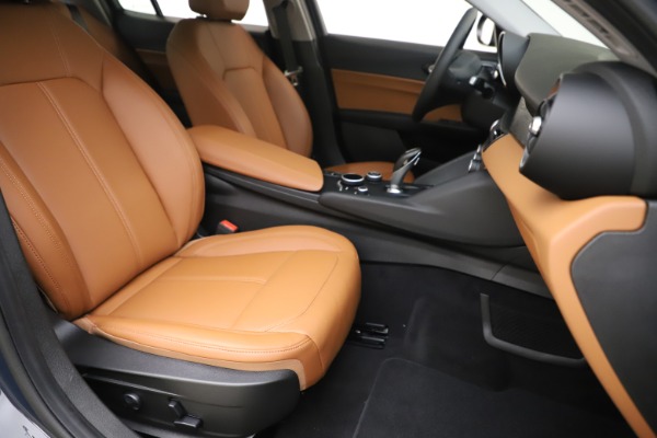 New 2019 Alfa Romeo Giulia Q4 for sale Sold at Alfa Romeo of Greenwich in Greenwich CT 06830 24