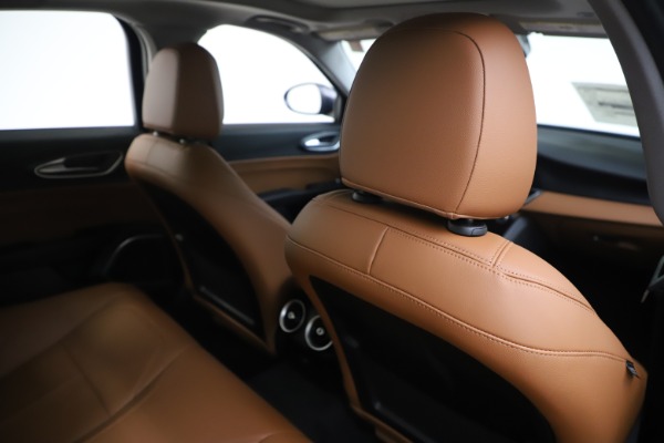 New 2019 Alfa Romeo Giulia Q4 for sale Sold at Alfa Romeo of Greenwich in Greenwich CT 06830 27