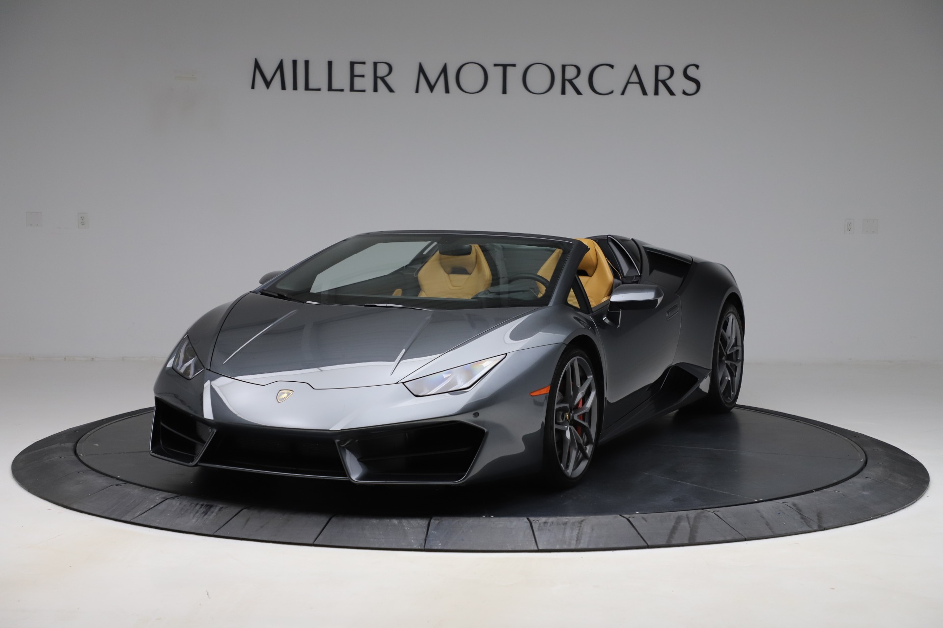 Used 2018 Lamborghini Huracan LP 580-2 Spyder for sale Sold at Alfa Romeo of Greenwich in Greenwich CT 06830 1