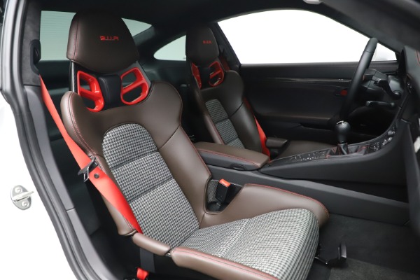 Used 2016 Porsche 911 R for sale Sold at Alfa Romeo of Greenwich in Greenwich CT 06830 18