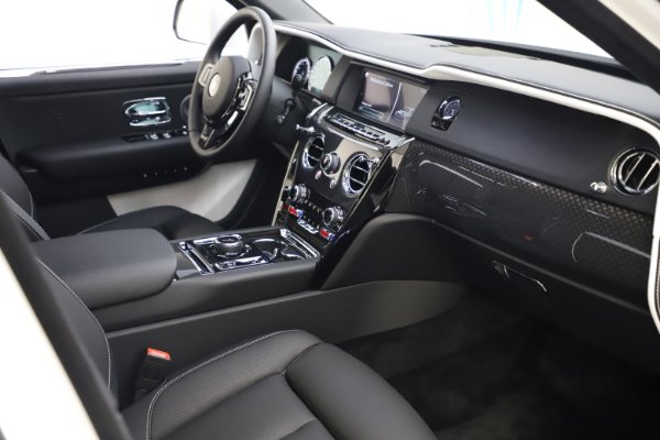 New 2020 Rolls-Royce Cullinan Black Badge for sale $451,625 at Alfa Romeo of Greenwich in Greenwich CT 06830 17