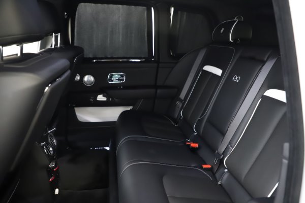 New 2020 Rolls-Royce Cullinan Black Badge for sale $451,625 at Alfa Romeo of Greenwich in Greenwich CT 06830 28