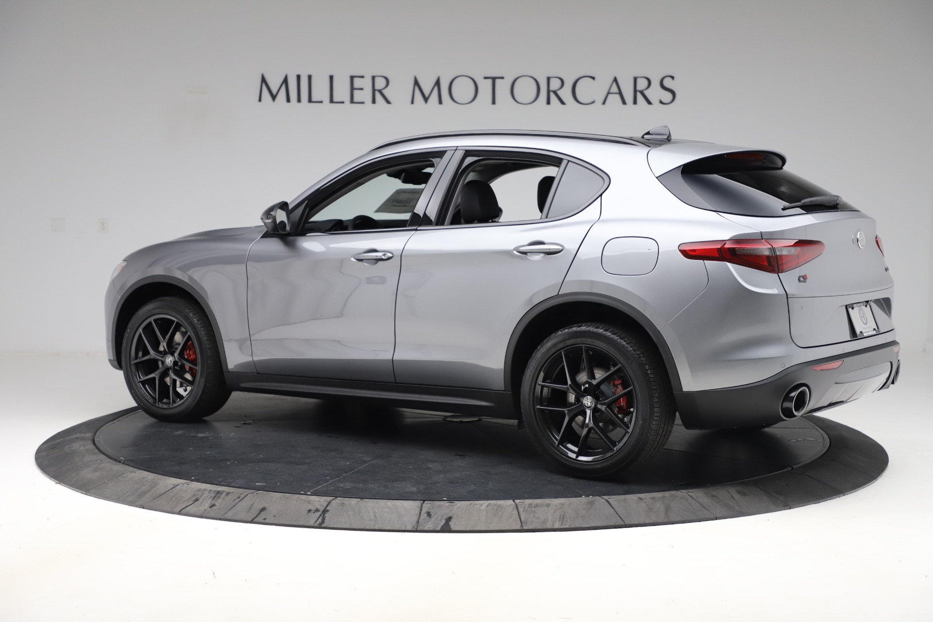 Damaged & Repaired AS-IS 1/18 BBR Alfa Romeo Stelvio