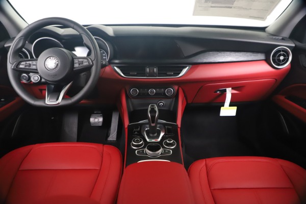New 2020 Alfa Romeo Stelvio Sport Q4 for sale Sold at Alfa Romeo of Greenwich in Greenwich CT 06830 16