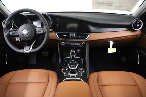 New 2020 Alfa Romeo Giulia Q4 for sale $45,740 at Alfa Romeo of Greenwich in Greenwich CT 06830 21
