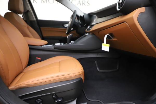 New 2020 Alfa Romeo Giulia Q4 for sale $45,740 at Alfa Romeo of Greenwich in Greenwich CT 06830 23
